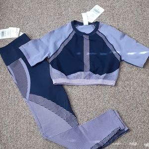 🔥NWT FABLETICS Matching Set Crop Top & Leggings M